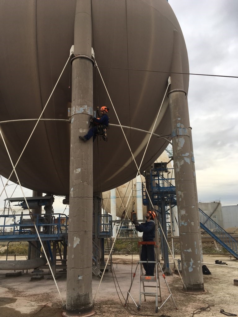 Сканирование техником по канатному доступу с помощью PECA