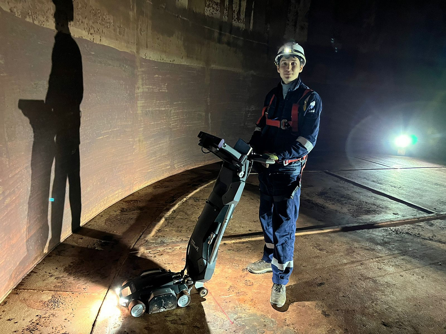 Магнитный сканер MFL днищ резервуаров Floormap®X